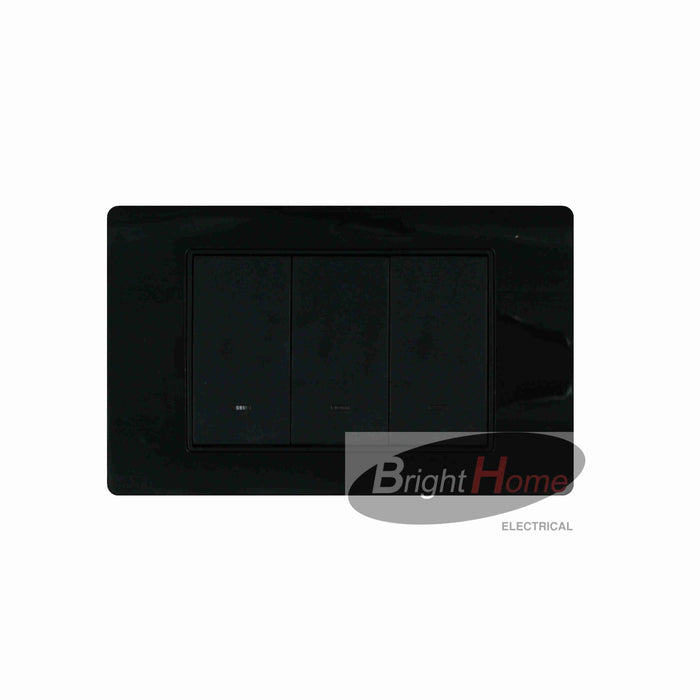 Titan 3 Gang Switch Black