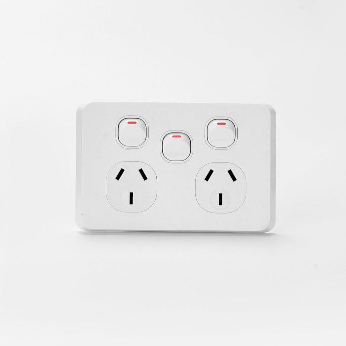 iLuxlite Double Power Point with Extra Switch - 10A - Horizontal - White