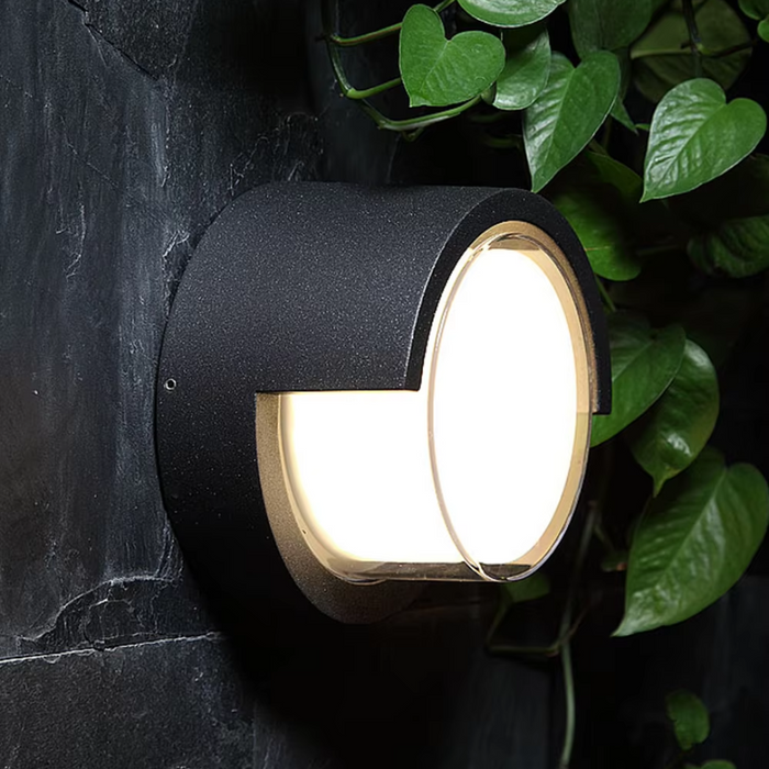 LUMO 12W R160 Black LED Outdoor Light