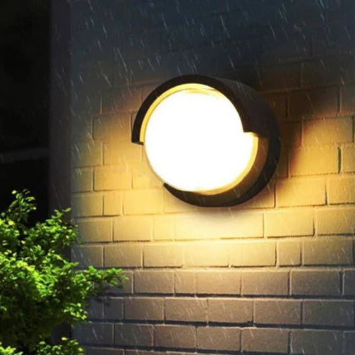 LUMO 12W R160 Black LED Outdoor Light