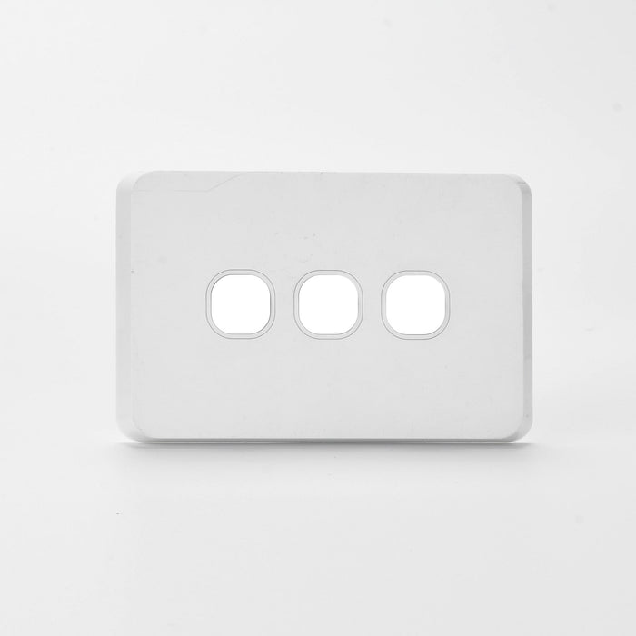 ISWS3LM-W(RS203)Iluxlite 3 Gang Switch Grid Panel only White base